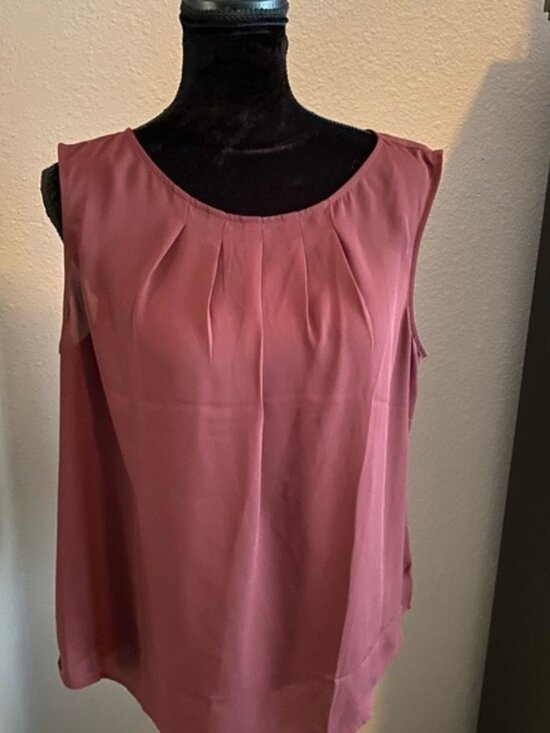 Tops - Worthington Sleeveless Blouse in Rose